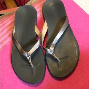 EUC Olukai Ho Opio flip flops